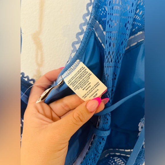 🩷✨BECCA GORGEOUS ONE PIECE SWIMSUIT✨🩷‎ - Picture 6 of 8